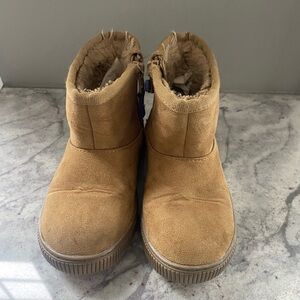Children’s “ugg” style boots